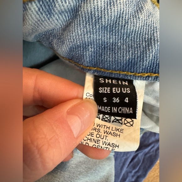 SHEIN Blue and White Straight Leg Floral Jeans - Picture 5 of 6